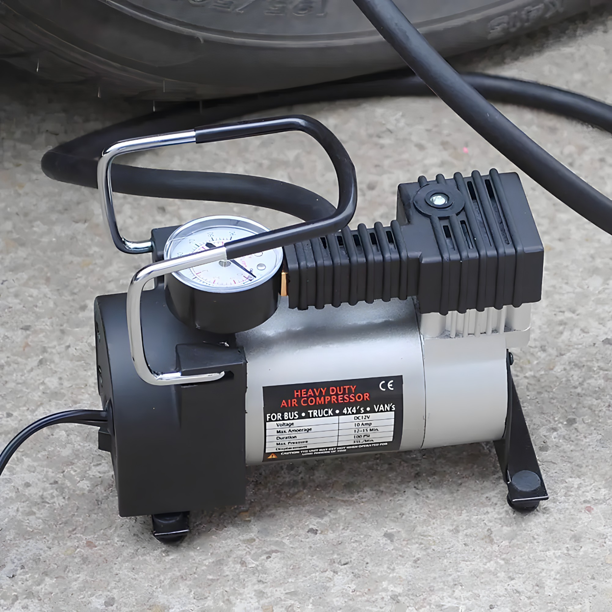 Prenosivi Mini Kompresor za Gume 12V – Vaš Spas na Putu